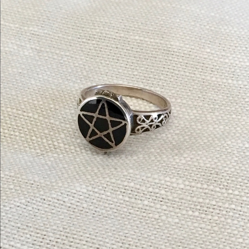 Pentagram Poison Ring with Tiny Skull Inside 💀